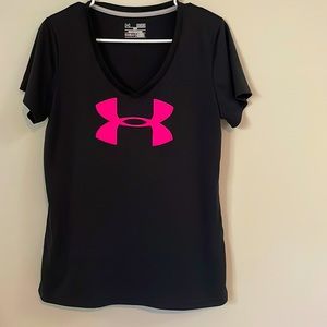 UNDER ARMOUR juniors black medium loose athletic tee